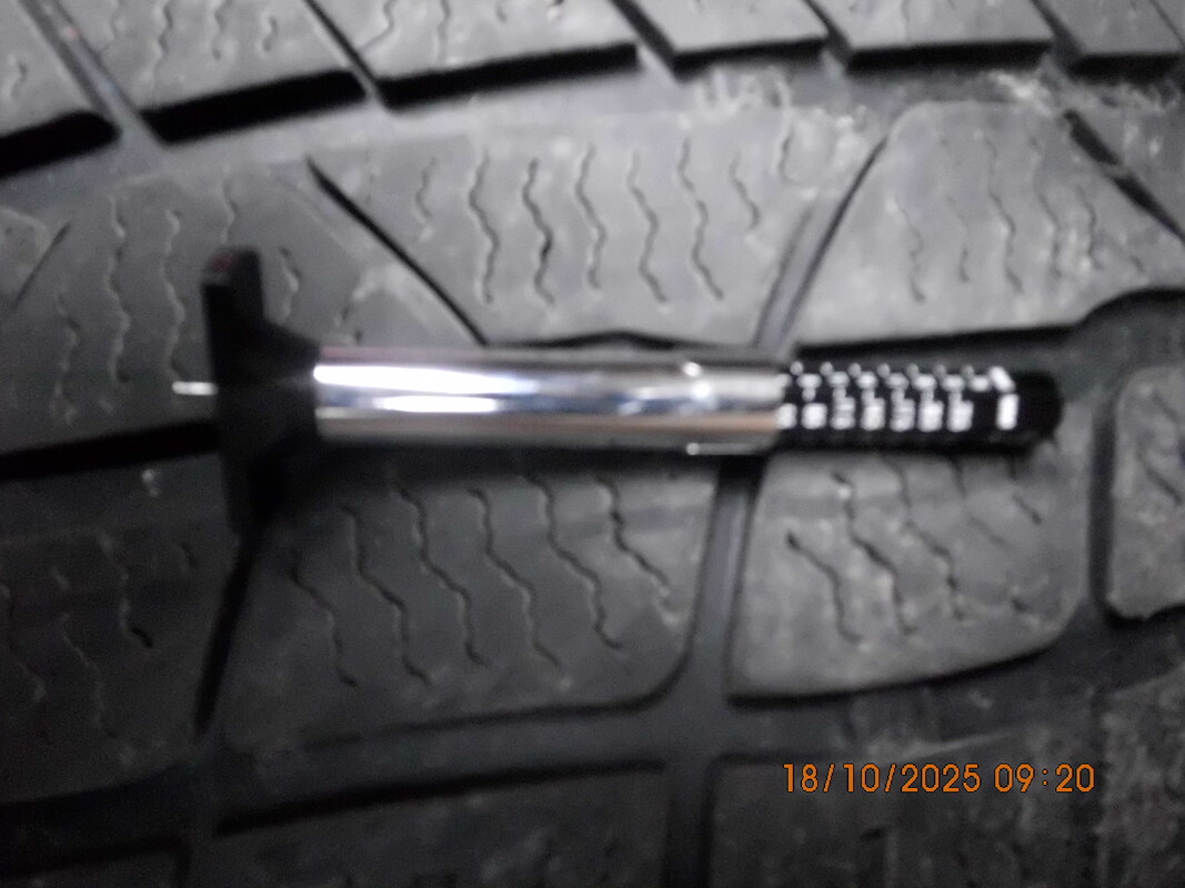 Elbląg Kuchenka gazowa BEKO używana, sprawna z piekarnikiem. cena 190 zł
Opony Continental zimowe, rozmiar 225/45 R17