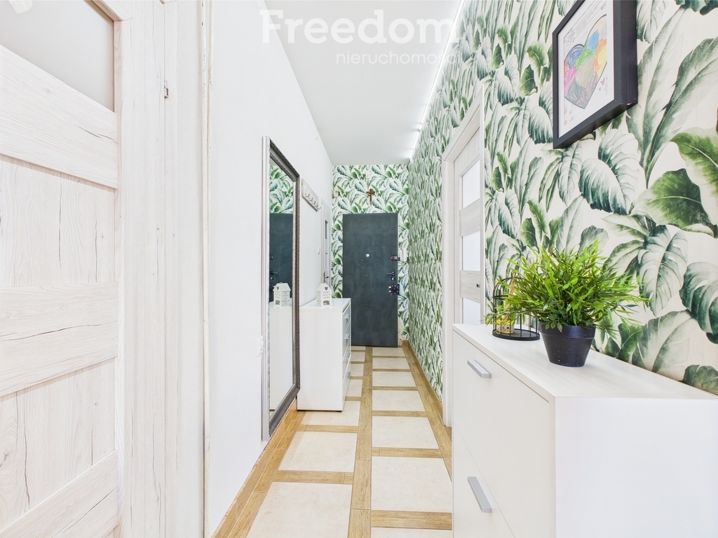 Elbląg FREEDOM NIERUCHOMOŚCISprzedam mieszkanie - Elbląg, Królewiecka. Na sprzedaż przestronne mieszkanie o