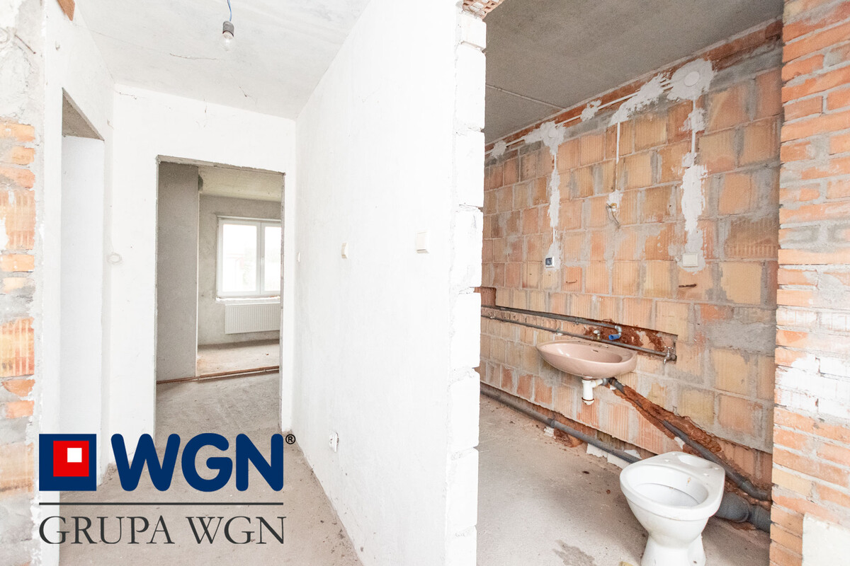 Elbląg WGN Nieruchomości oddział Elbląg przedstawia Państwu dom w zabudowie szeregowej z lokalem użytkowym o