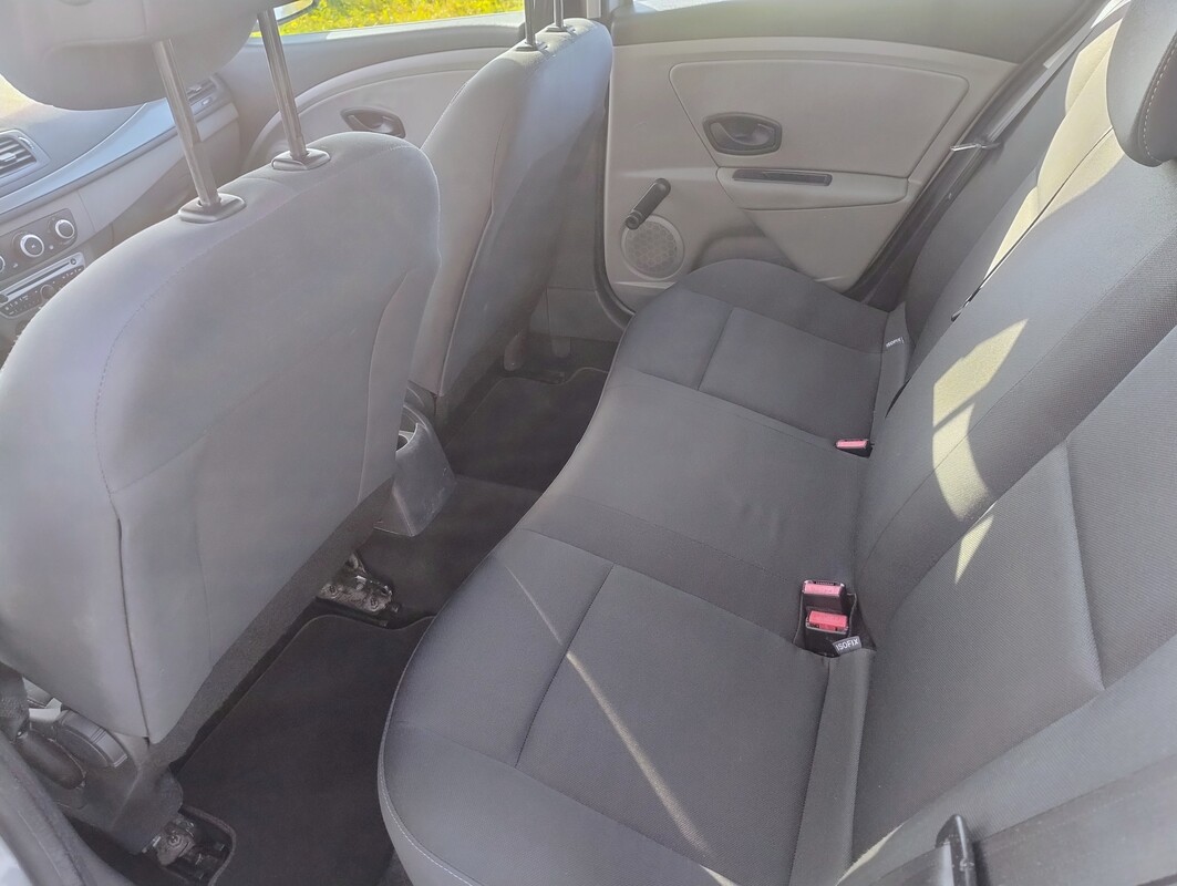 Elbląg Sprzedam renault Megane 1.5 DCi, rok 2010.Samochód w naszym użytkowaniu 6sty rok. 
Wyposażenie:
Elektryczne