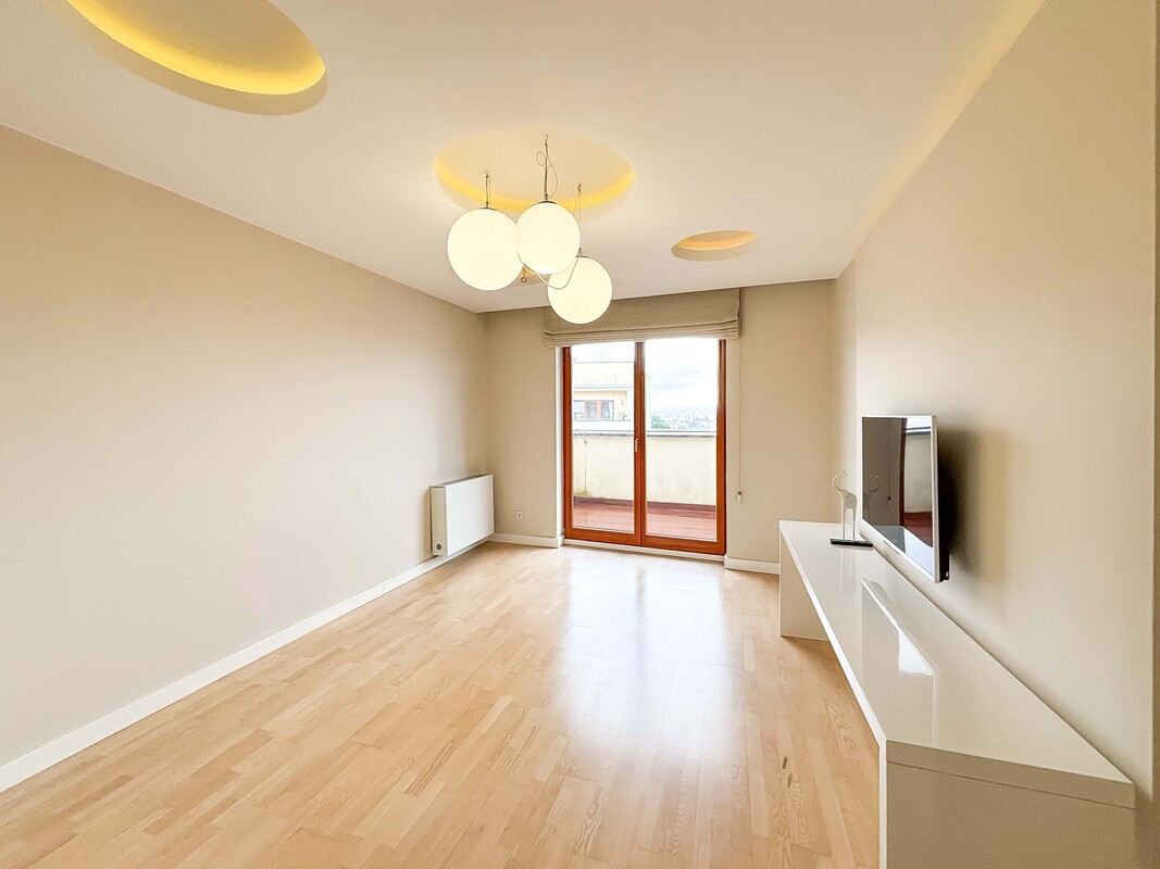 Elbląg DE FACTO NIERUCHOMOŚCITWÓJ ZAUFANY PARTNER! NOWOŚĆ! APARTAMENT NA UL.1-GO MAJA W ELBLĄGU 116,50M2 - SALON Z