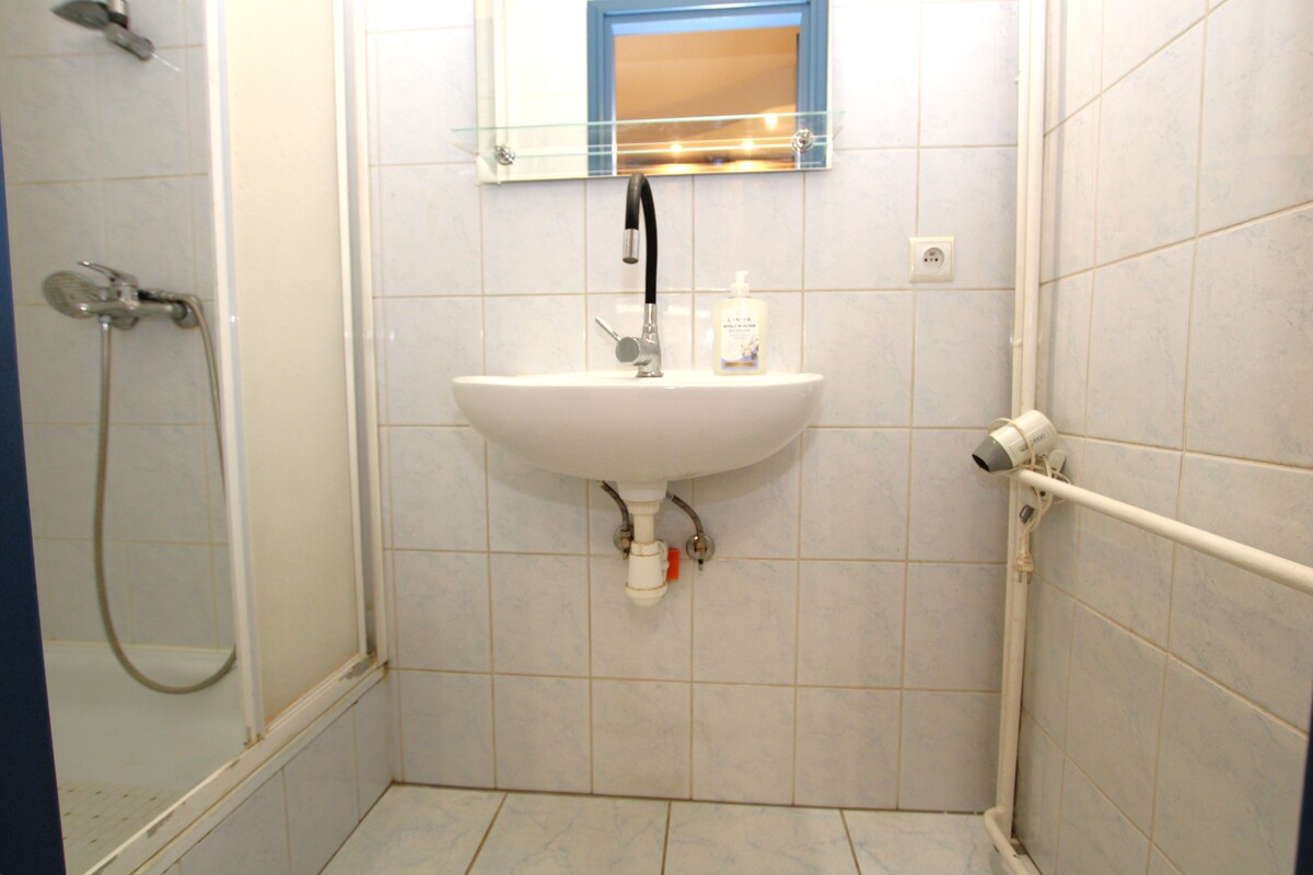 Elbląg NIERUCHOMOŚCI ANNA KRASZEWSKA Klimatyczne mieszkanie na Starym Mieście ul. Kumieli