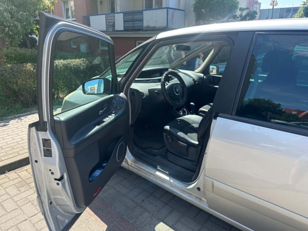 Elbląg Sprzedam w DOBREJ CENIE - RENAULT ESPACE Samochód jest sprawny i na chodzie. Kilka rzeczy do zrobienia.