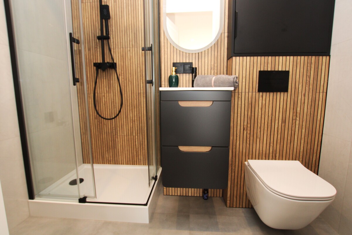 Elbląg NIERUCHOMOŚCI ANNA KRASZEWSKA 2-pokojowe mieszkanie po generalnym remoncie ul. Nowowiejska