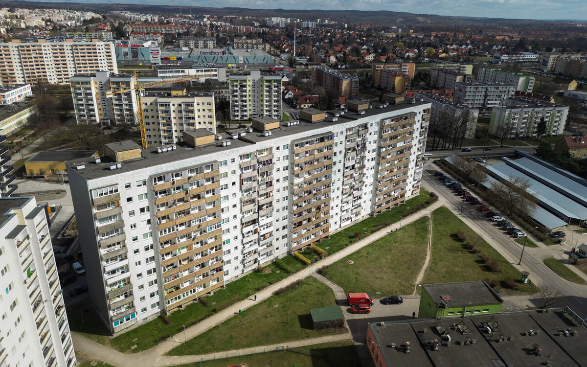 Elbląg MIESZKANIE NA SPRZEDAŻ, ELBLĄG UL. KASPRZAKA 1,3 POKOJE + SALON Z ANEKSEM KUCHNNYM, 1 PIĘTRO, 59,6M2.