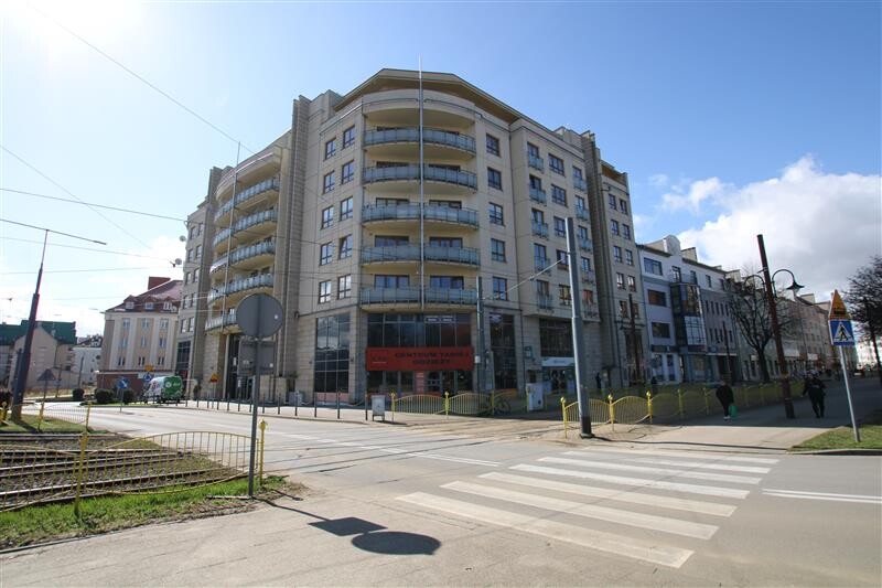 Elbląg NIERUCHOMOŚCI ANNA KRASZEWSKA Mieszkanie dwupokojowe w budynku z windą, centrum