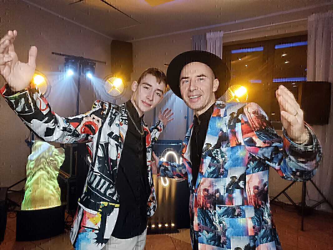 Elbląg Agencja Artystyczna GESEK GRAMY JUŻ 19 LAT ! Oprawa muzyczna: STUDNIÓWKI, WESELA, POPRAWINY, IMPREZY