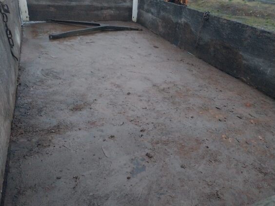 Elbląg Sprzedam:
1) talerzówka Kverneland 380 szer. , robocza, cena 2600 zł;
2) wał daszkowy szer 3m, średnica 60cm,