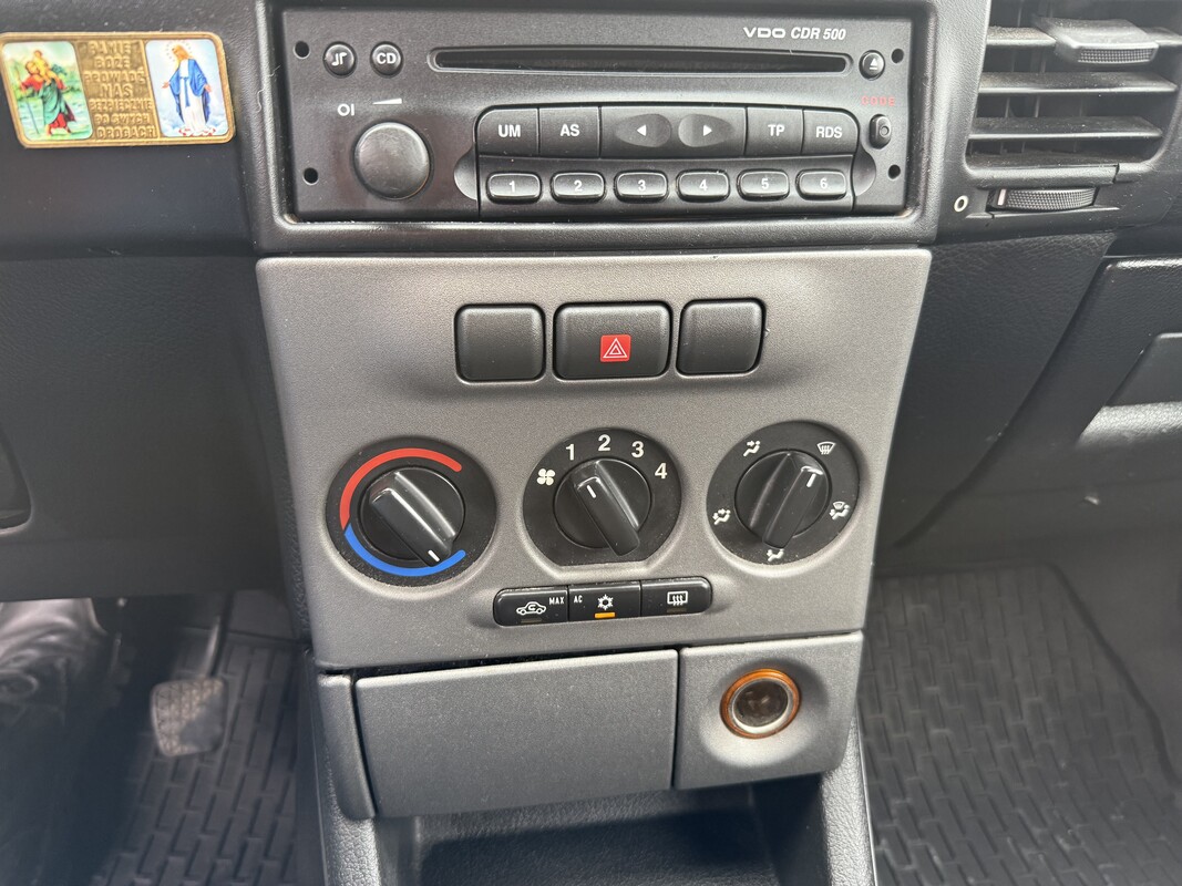 Elbląg Sprzedam
Opel Zafira 7 osobowy
2003 rok
2.0 diesel
100 koni
Klimatyzacja sprawna,
7 osobowy
El-szyby