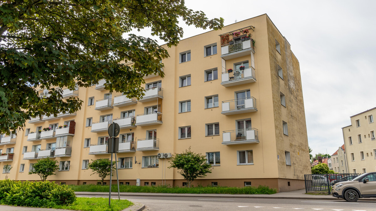 Elbląg TO MY SPRZEDAJEMYNIERUCHOMOŚCI W TYM MIEŚCIEBIURO NIERUCHOMOŚCIAMERICAN HOMEFOR SALE - 2 POKOJE -