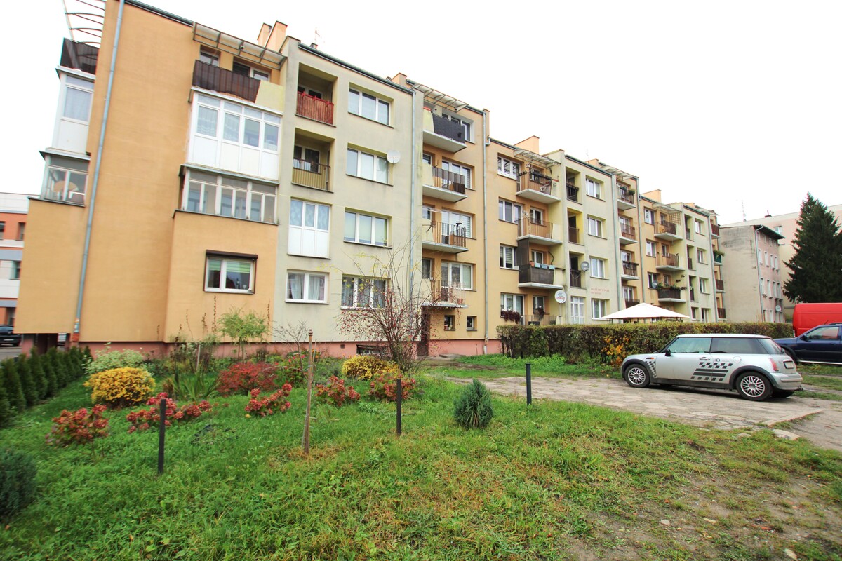 Elbląg NIERUCHOMOŚCI ANNA KRASZEWSKA Mieszkanie 1-pokojowe z balkonem i mediami miejskimi ul. Królewiecka,