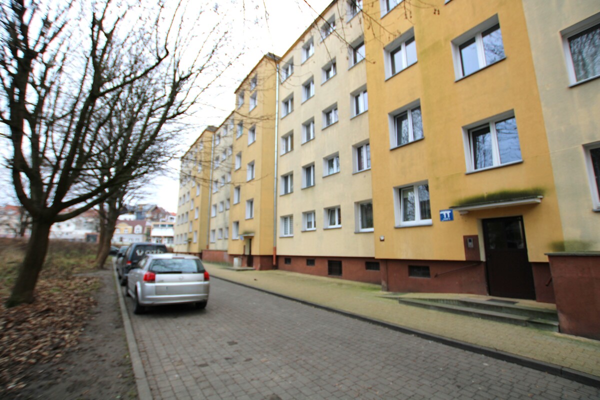 Elbląg NIERUCHOMOŚCI ANNA KRASZEWSKA Umeblowana kawalerka do wynajęcia w centrum miasta ul.12 Lutego