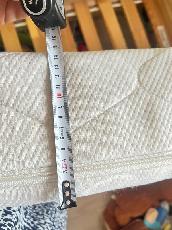 Elbląg Sprzedam łóżko dziecięce wraz z materacem wysokiej jakości (na sprężynach kieszeniowych). Odbiór osobisty w