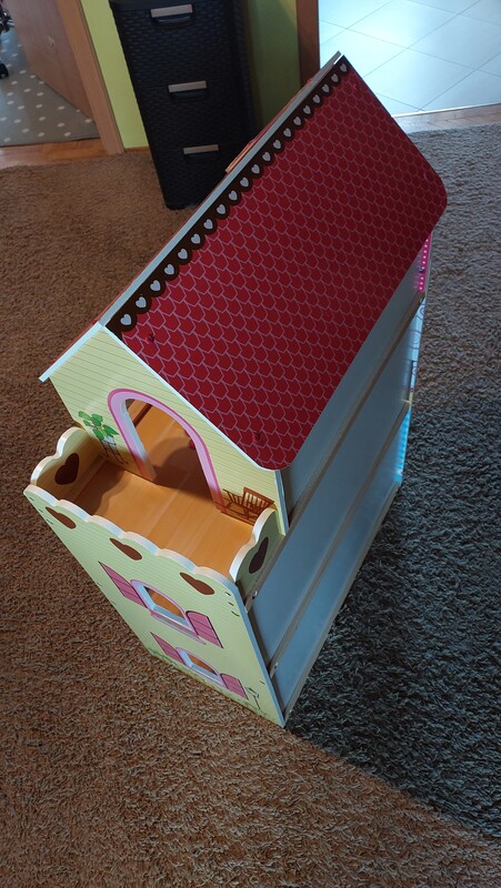 Elbląg Sprzedam drewniany, duży domek XXL wraz z akcesoriami. Stan bardzo dobry.