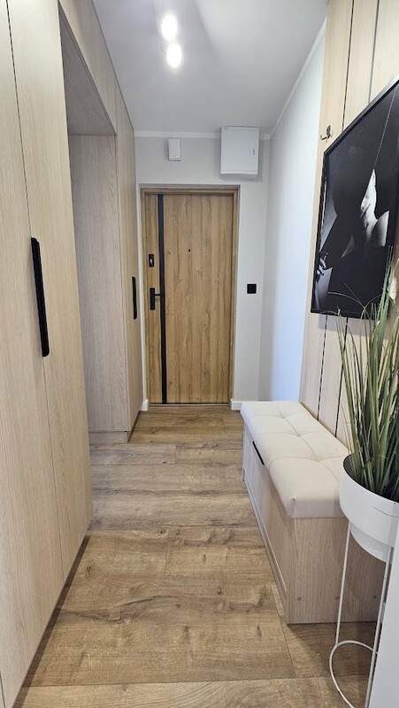 Elbląg KWADRAT NIERUCHOMOŚCI3 pokojowepo generalnym remonciebalkonnowoczesna windadostępne od zaraz