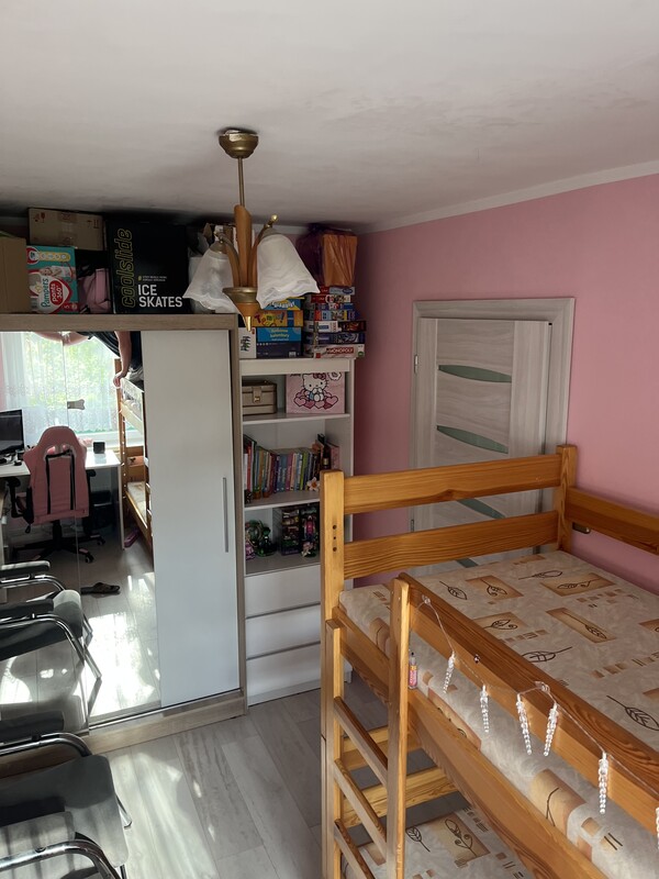 Elbląg Sprzedam 2 pokojowe mieszkanie o powierzchni ok 40m2 położone przy ulicy Wiejskiej w Elblągu.