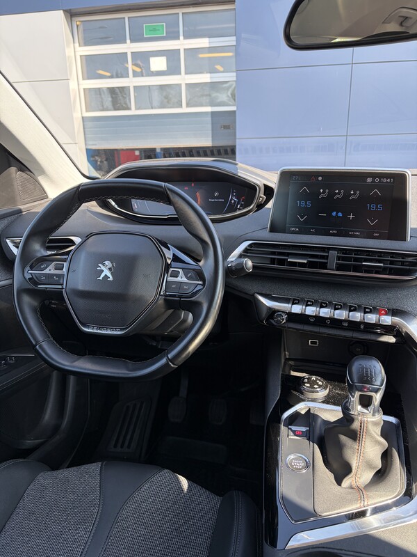 Elbląg Sprzedam samochód Peugeot 3008 Allure Pack kolor czarny metalic ze srebrnymi dodatkami. Kupiony w 2020 roku w