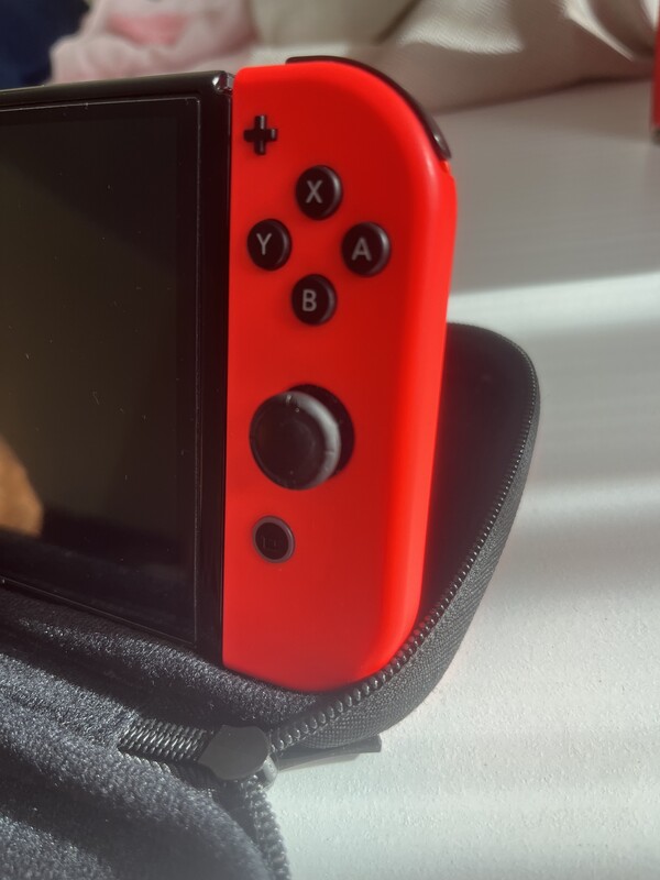 Elbląg 🎮 Sprzedam zestaw Nintendo Switch Oled.
Konsola działa bez zastrzeżeń.
✅ W skład zestawu