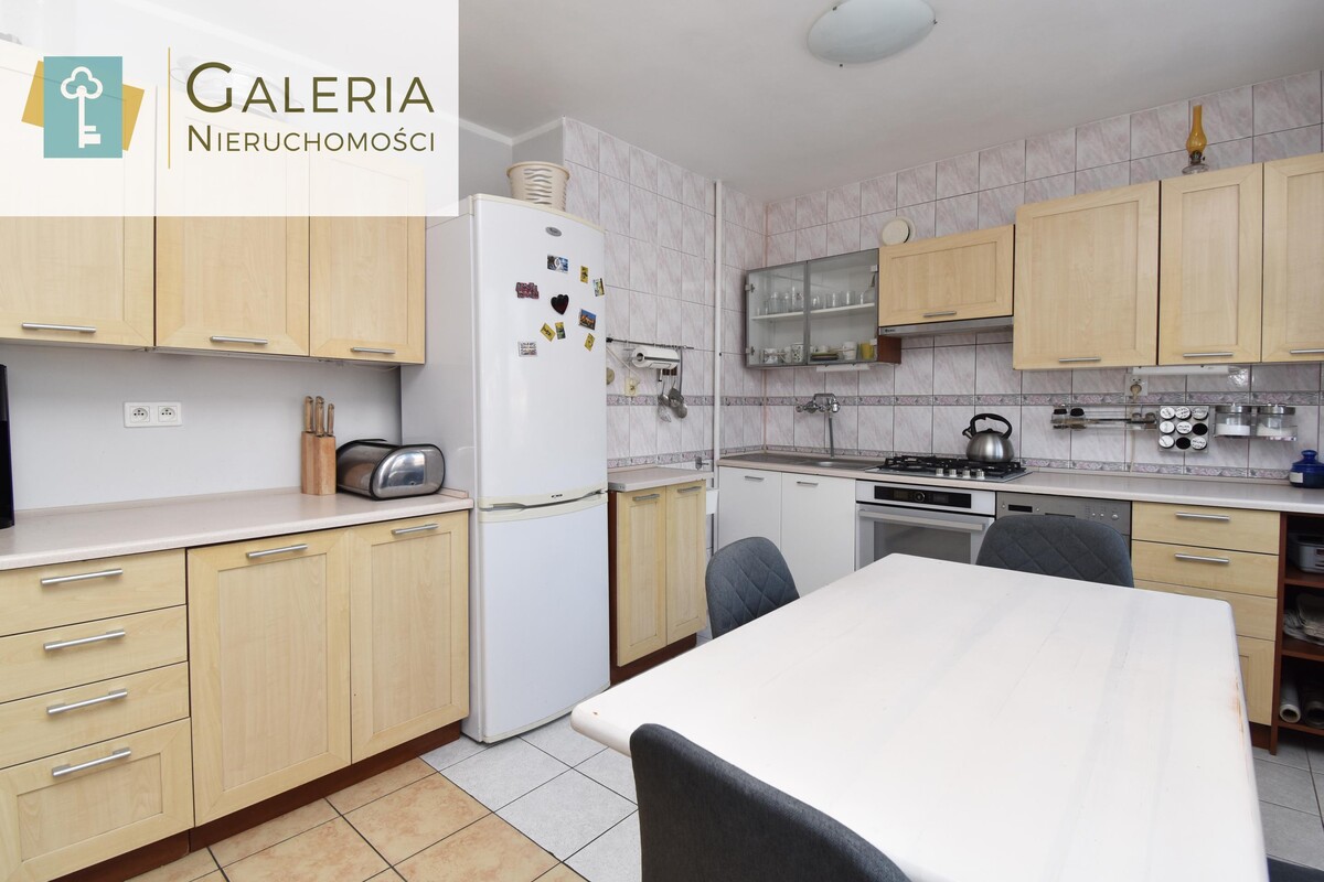 Elbląg GALERIA NIERUCHOMOŚCIZ pasji i miłości do nieruchomościNa sprzedaż: Trzy pokoje, balkon, świetna