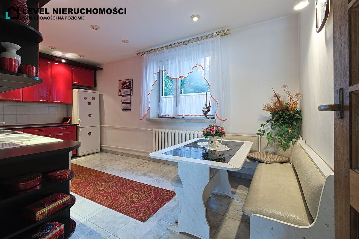 Elbląg LEVEL NIERUCHOMOŚCI Dom na dużej działce w Elbląguplus dwa garażeul. Freta NIERUCHOMOŚCI NA POZIOMIE