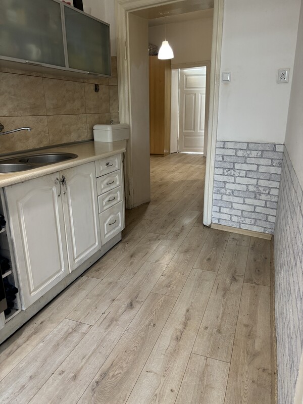 Elbląg Sprzedam mieszkanie na parterze w kamienicy 74m2.