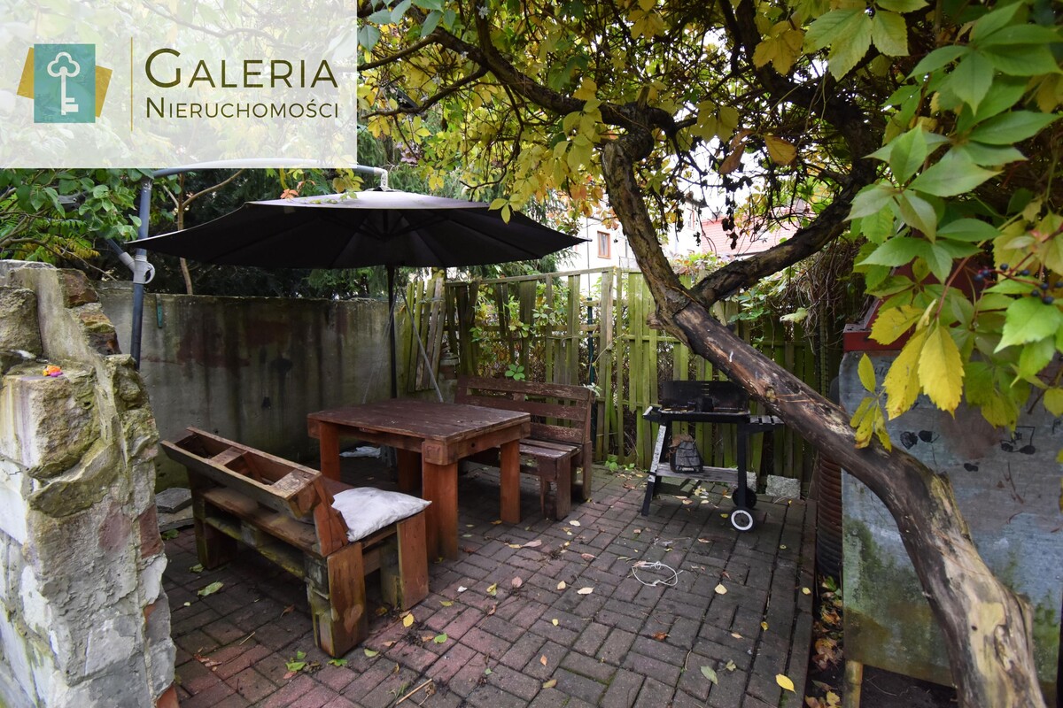 Elbląg GALERIA NIERUCHOMOŚCIZ pasji i miłości do nieruchomościNa sprzedaż: Przytulne 2 pokoje z kominkiem i ogródkiem