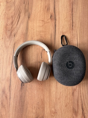 Elbląg Słuchawki Beats Solo Pro składane słuchawki Bluetooth z aktywną redukcją szumu (ANC). Stan wizualny bardzo