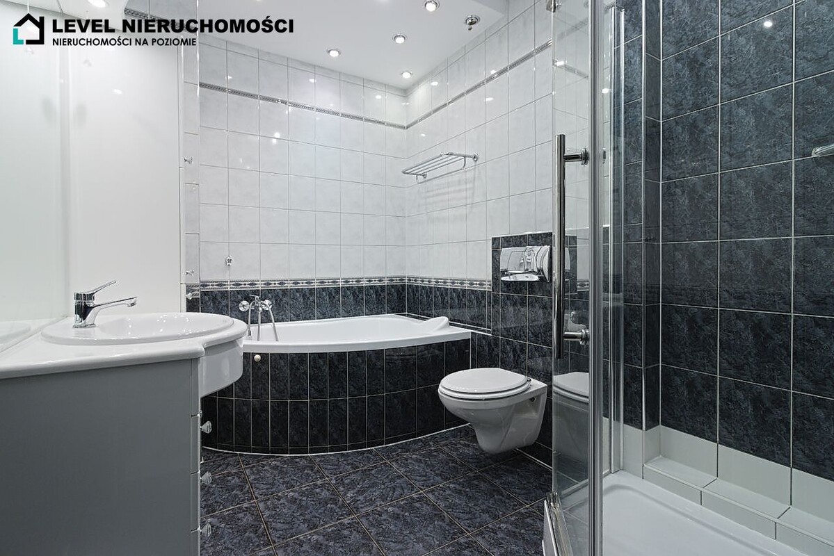 Elbląg LEVEL NIERUCHOMOŚCI Duże mieszkanie czteropokojowe, ul. Powstańców Warszawskich, Elbląg