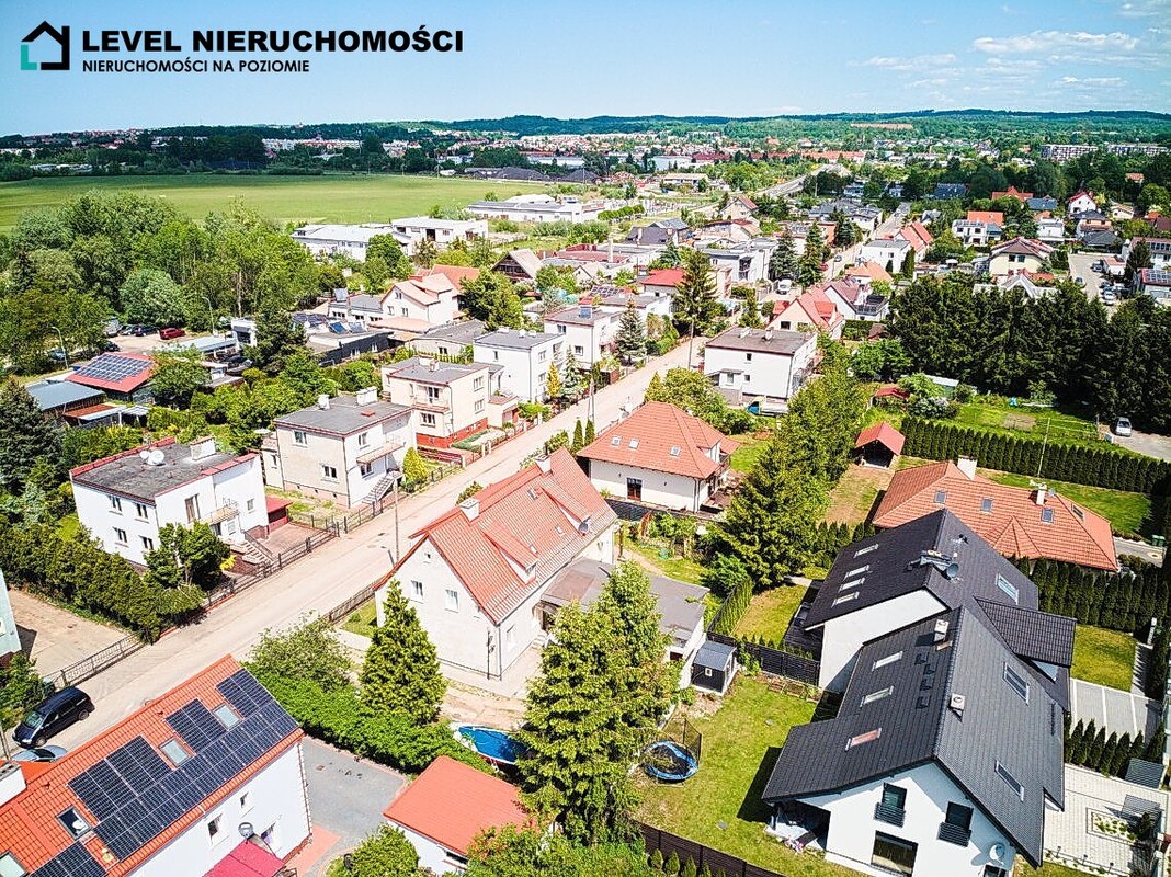 Elbląg LEVEL NIERUCHOMOŚĆI Czteropokojowe mieszkanie z ogródkiemul. Dębowa63,5 m2 NIERUCHOMOŚCI NA