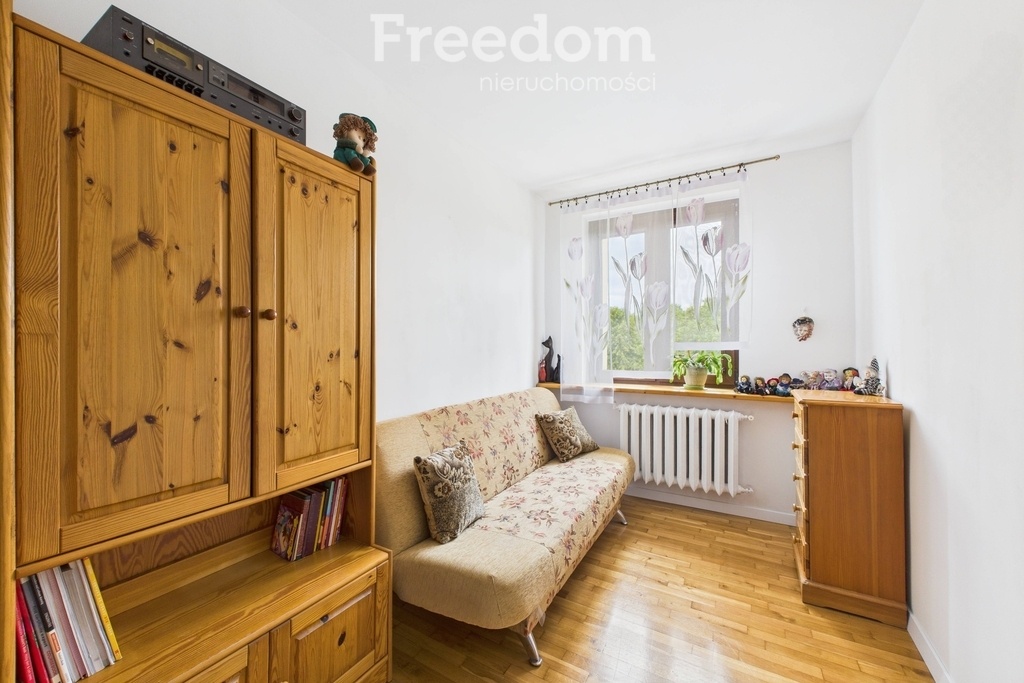 Elbląg FREEDOM NIERUCHOMOŚCISprzedam dom - Frombork, Elbląska. LokalizacjaDom usytuowany jest w cichej, spokojnej