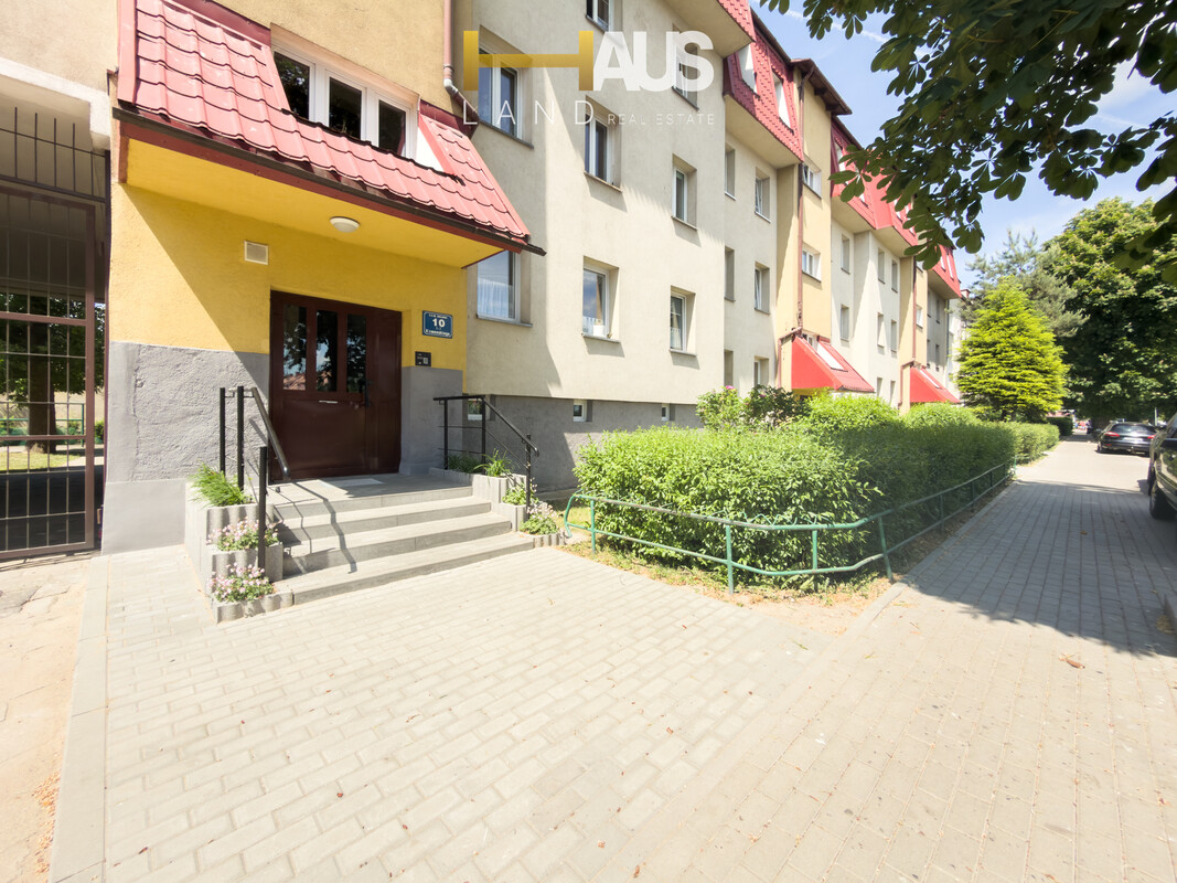 Elbląg ELBLĄG, UL. KOMEŃSKIEGOPOWIERZCHNIA 67,40 M23 POKOJE, OSOBNA KUCHNIA BALKON, PIWNICAMOŻLIWE 4 POKOJE MEDIA Z