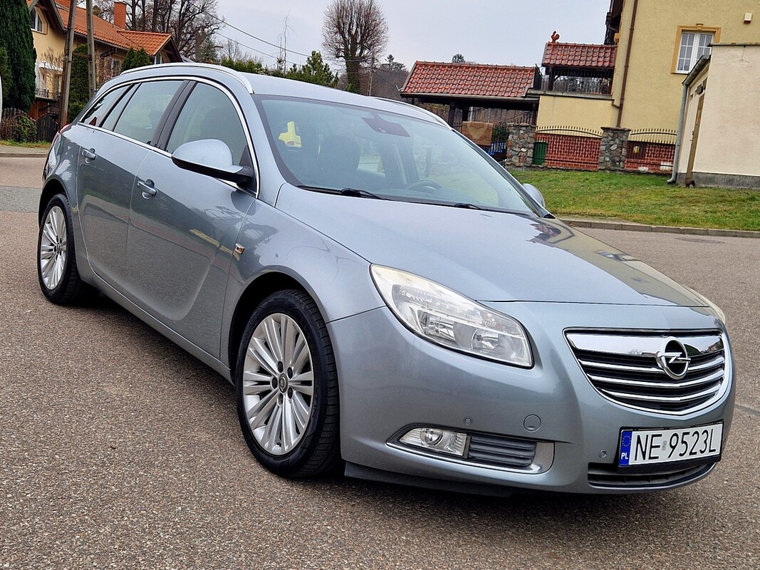 Elbląg Opel InsigniaRok produkcji 2012Silnik : Benzyna 140KM179tys. km Serwis !Zarejestrowany i opłacony!