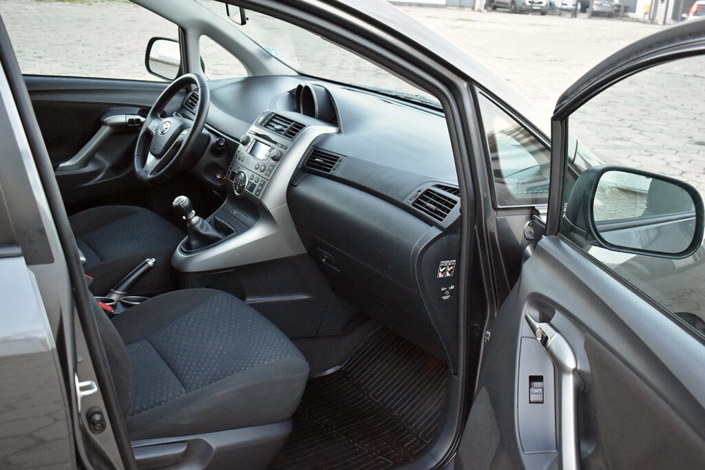 Elbląg . TOYOTA VERSO II 2009 ROKWersja 7-osóbSkrzynia manualna 6 biegówSalon PolskaSilnik 2.0 na łańcuszku rozrząduAuto
