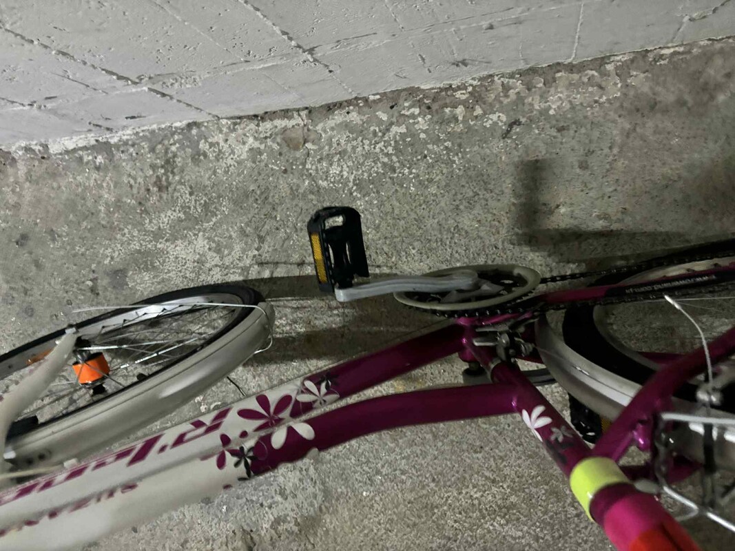 Elbląg Sprzedam rower i hulajnogę dla dziewczynki rower koła 24,hulajnogakoła16 w hulajnodze ułamana rączką od jednego