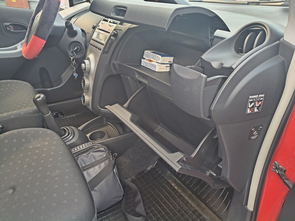 Elbląg TOYOTA YARISSilnik : 1.0 69KMZarejestrowana i opłacona