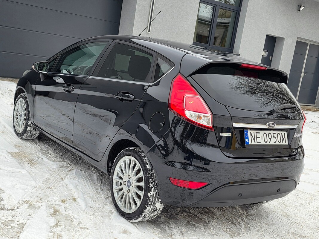 Elbląg Ford Fiesta, benzyna, 2014 rok - pełna opcja wyposażenia. Ładne zadbane auto, wizualnie bardzo ładnie
