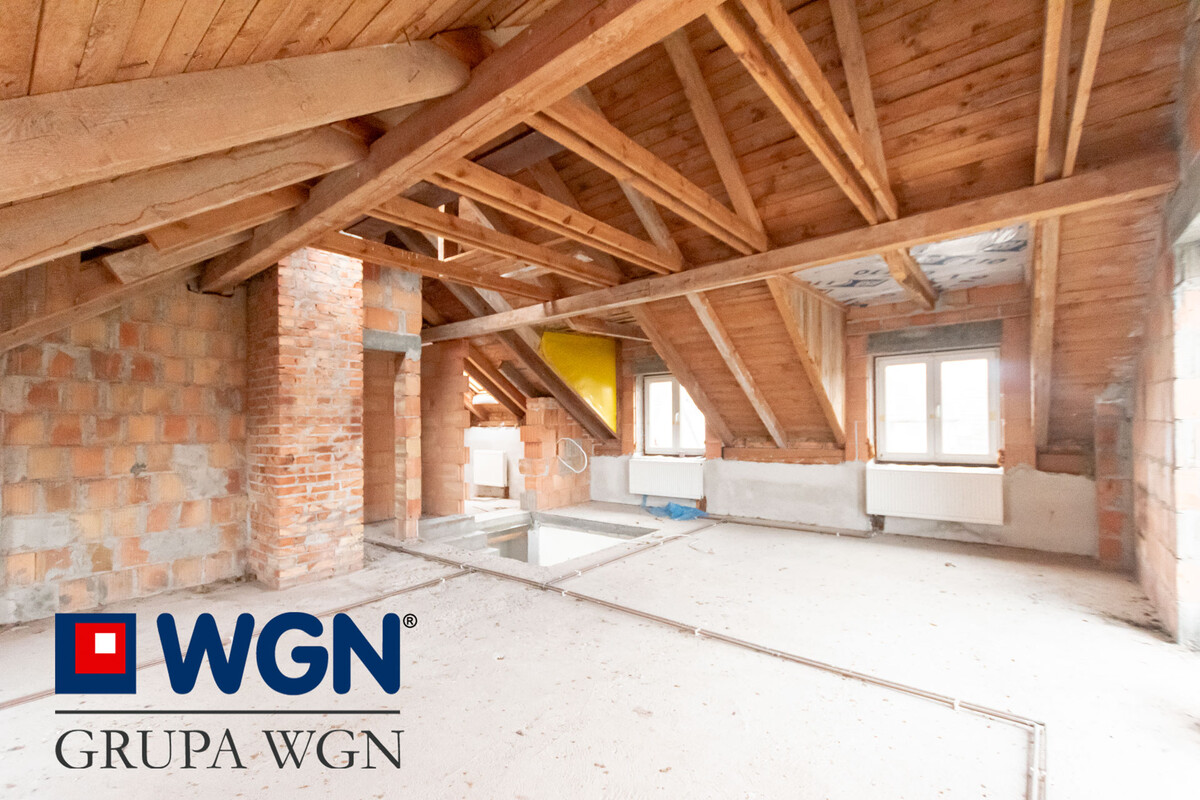 Elbląg WGN Nieruchomości oddział Elbląg przedstawia Państwu dom w zabudowie szeregowej z lokalem użytkowym o