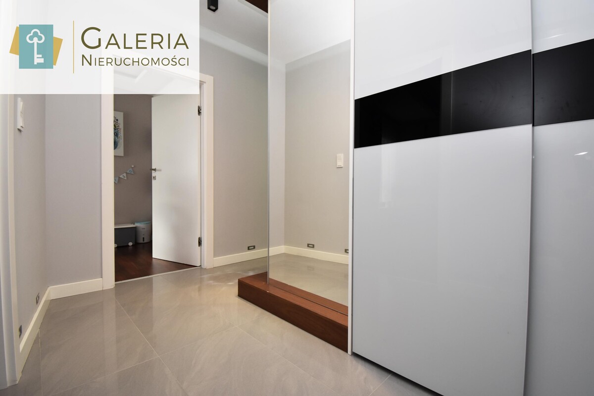 Elbląg GALERIA NIERUCHOMOŚCIZ pasji i miłości do nieruchomościNa sprzedaż: Gotowe do wprowadzenia się, trzypokojowe