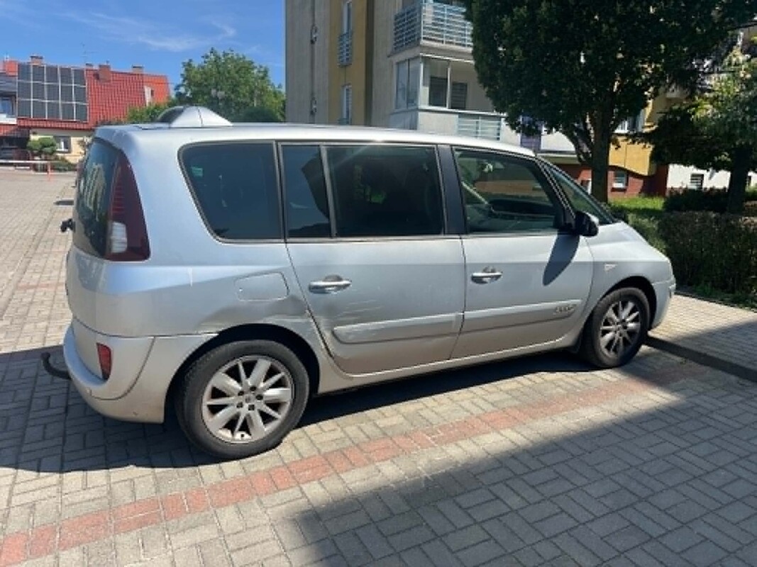 Elbląg Sprzedam w DOBREJ CENIE - RENAULT ESPACE Samochód jest sprawny i na chodzie. Kilka rzeczy do zrobienia.