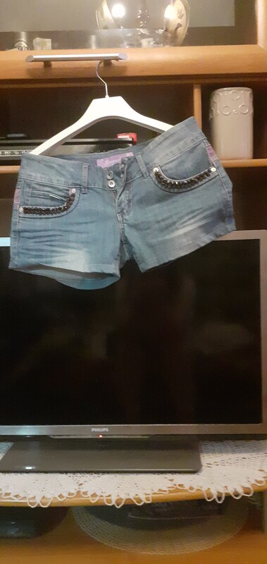 Elbląg Sprzedam odzież damską widoczna na zdjęciach za symboliczne 40zl. .. .. .są kurteczki, sweterki, koszulki,