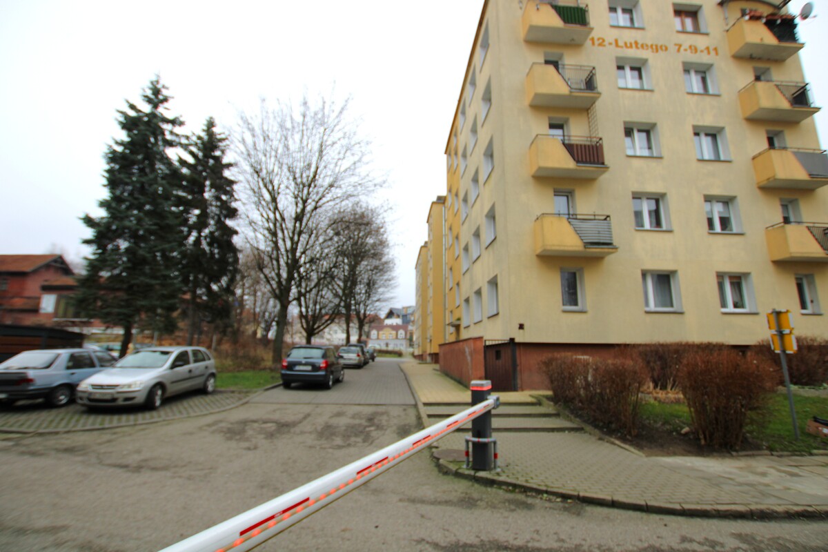 Elbląg NIERUCHOMOŚCI ANNA KRASZEWSKA Umeblowana kawalerka do wynajęcia w centrum miasta ul.12 Lutego