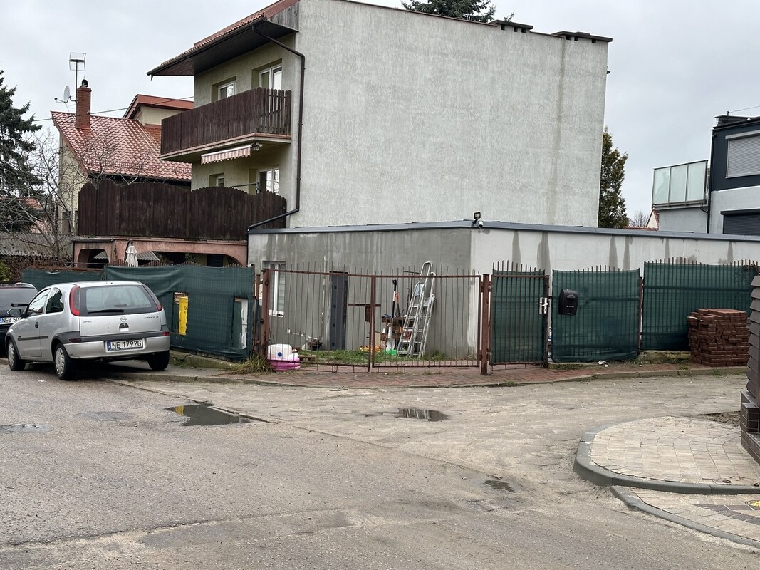 Elbląg BIURO NIERUCHOMOŚCISZULC& SZULCElbląg, ul. Kartuska 10Rodzaj nieruchomości: część bliźniaka