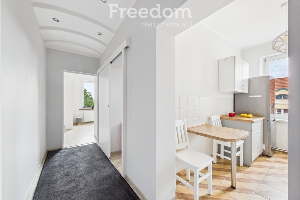 Elbląg FREEDOM NIERUCHOMOŚCISprzedam mieszkanie - Elbląg, Topolowa. Komfortowe 2-pokojowe mieszkanie po