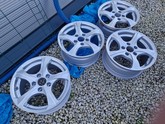 Elbląg Alufelgi po renowacji do BMW - rozmiar 16 cali  5 X 120  72,6 mmPolecam    