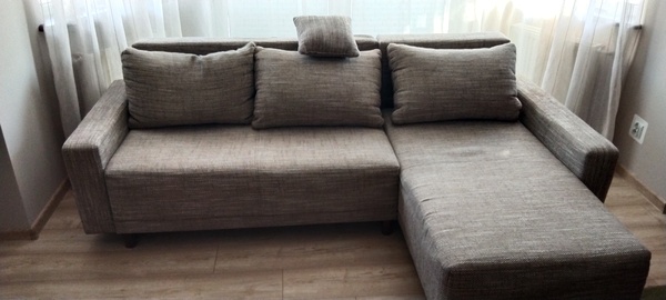 Elbląg Sprzedam narożnik rozkładany z poduszkami, pojemnik na pościel:
Szerokość 230cm
Głębokość 160cm
Wysokość