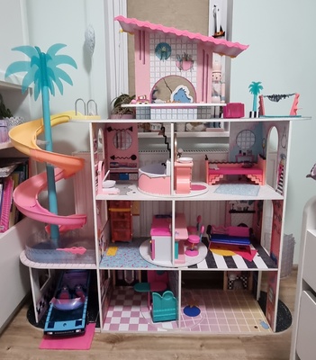 Elbląg Domek dla lalek LOL, zapewniający wiele godzin kreatywnej zabawy. Idealny na prezent dla Twojej córeczki