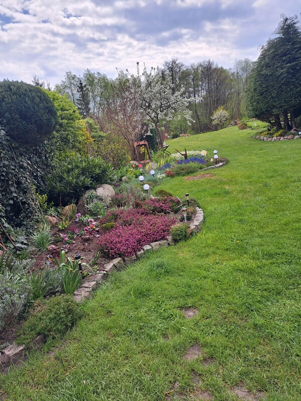 Elbląg Sprzedam dom w zabudowie bliźniaczej z dwoma garażami położony w Tolkmicku. Powierzchnia działki
