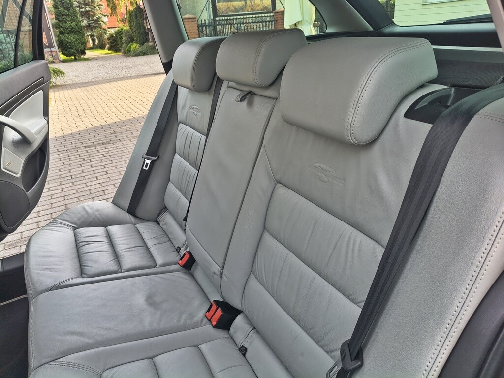 Elbląg SKODA OCTAVIA 2 LIFTSilnik : 2.0 TDi 140KMPełna wersja LAURIN & KLEMENT