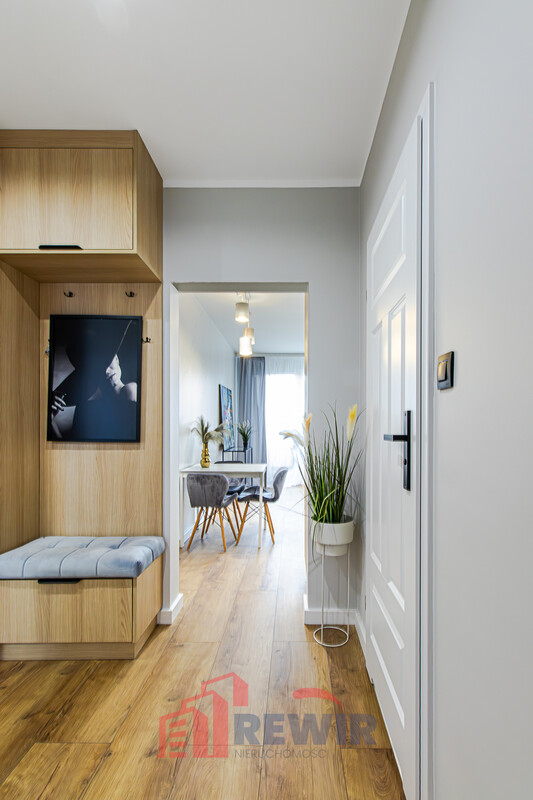 Elbląg RewiR NieruchomościWybierz Swój🎄Wymarzony RewiR Prezentujemy Państwu 3-pokojowe mieszkanie przy