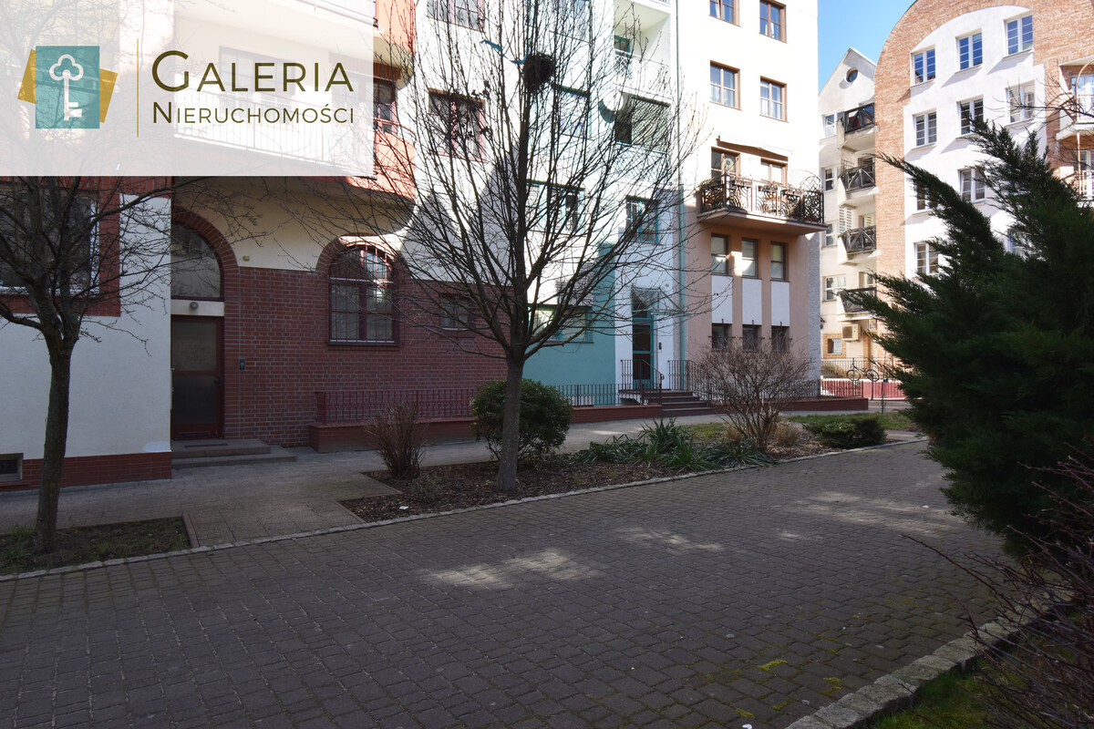 Elbląg GALERIA NIERUCHOMOŚCIZ pasji i miłości do nieruchomościNa sprzedaż: Trzypokojowe mieszkanie w sercu Starego